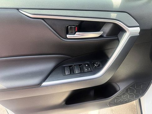 Certified 2025 Toyota RAV4 XLE AWD/4WD image 9