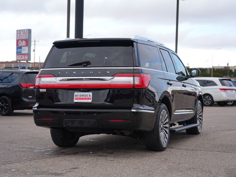 Used 2019 Lincoln Navigator Reserve image 3