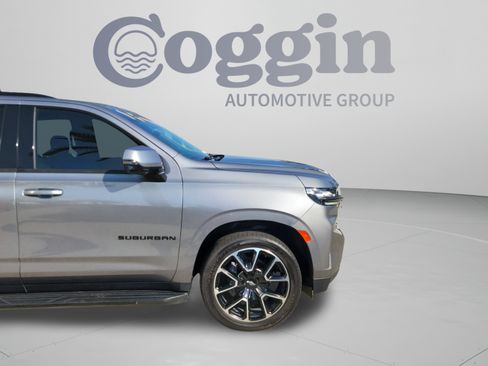 Used 2022 Chevrolet Suburban RST w/ Sport Performance Package AWD/4WD image 35