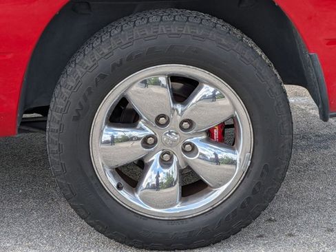 Used 2016 RAM 1500 Classic SLT image 4