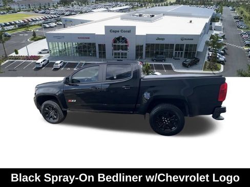 Used 2022 Chevrolet Colorado Z71 w/ Z71 Midnight Edition AWD/4WD image 8