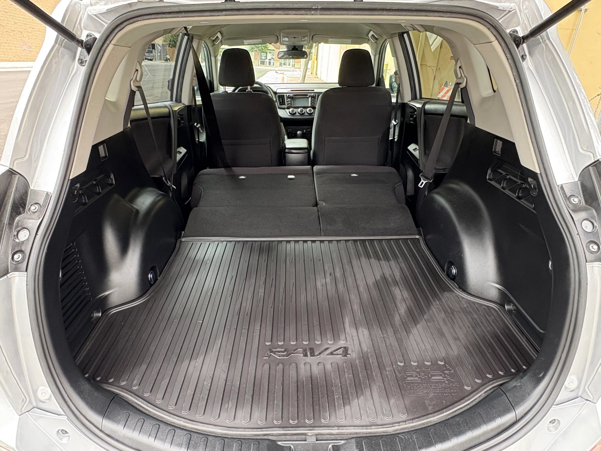 Used 2017 Toyota RAV4 LE w/ All Weather Liner Package FWD image 17