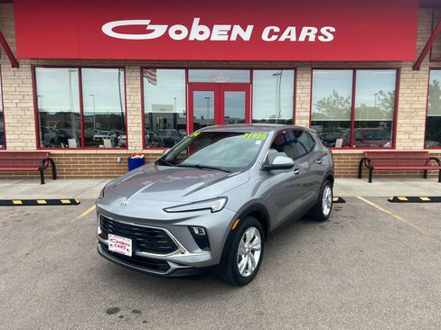 Used 2024 Buick Encore GX Preferred FWD image 1