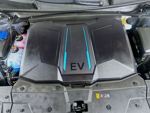 Used 2024 Hyundai Ioniq 5 SE RWD image 31
