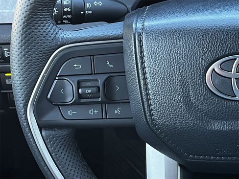 Used 2024 Toyota Tacoma Trailhunter image 12