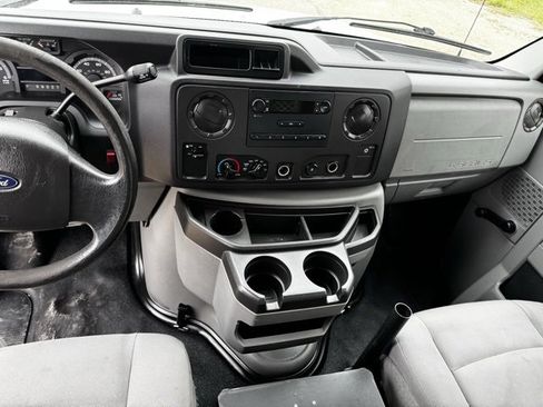 Used 2012 Ford E-250 and Econoline 250 image 2