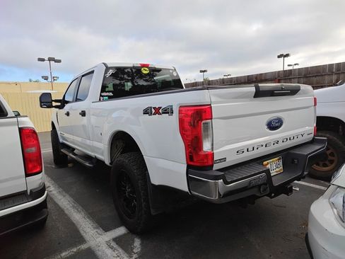 Used 2017 Ford F250 XL w/ STX Appearance Package AWD/4WD image 4