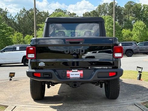 New 2026 Jeep Gladiator Sport AWD/4WD image 6
