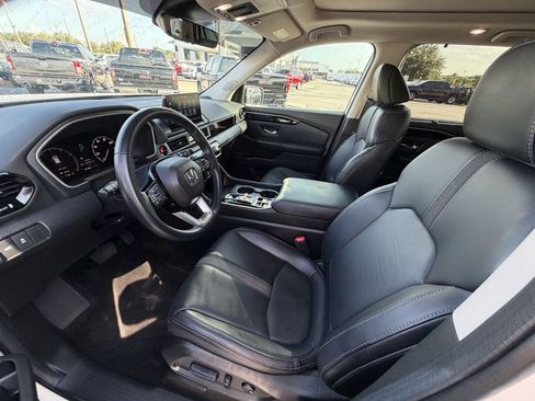 Used 2024 Honda Pilot Touring image 19