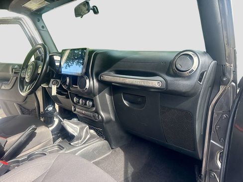 Used 2017 Jeep Wrangler Unlimited Sport w/ Connectivity Group image 28