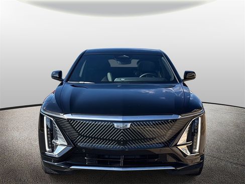 Used 2024 Cadillac Lyriq Luxury w/ LPO, Floor Liner Package image 8