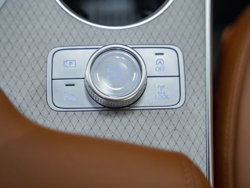 Used 2025 Genesis GV80 2.5T Prestige image 30