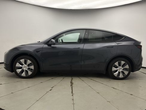 Used 2023 Tesla Model Y Long Range image 2