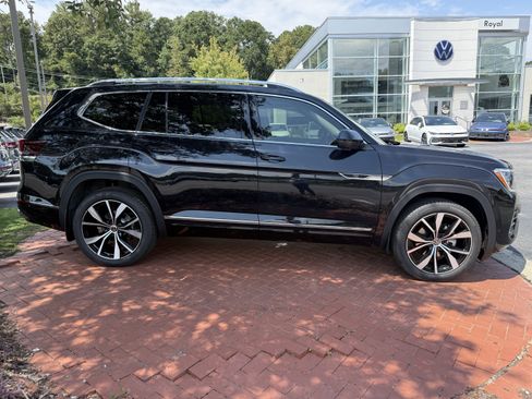 New 2026 Volkswagen Atlas SEL Premium R-Line AWD/4WD image 4