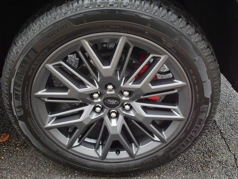 Used 2025 Ford Expedition Platinum w/ Stealth Performance Package image 60