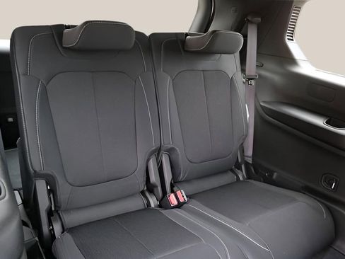 New 2025 Jeep Grand Cherokee L Laredo image 20