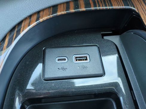 Certified 2024 Cadillac Escalade ESV Premium Luxury w/ Performance Package image 15