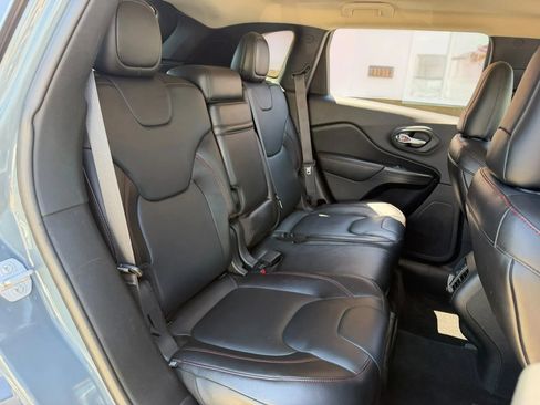 Used 2015 Jeep Cherokee Trailhawk w/ Comfort/Convenience Group AWD/4WD image 20