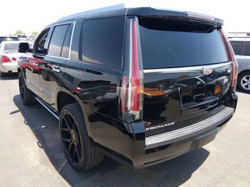 Used 2016 Cadillac Escalade Premium AWD/4WD image 2