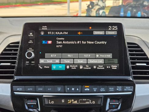 Used 2025 Honda Odyssey EX-L image 16