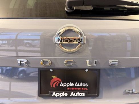Used 2021 Nissan Rogue SL w/ Premium Package AWD/4WD image 10