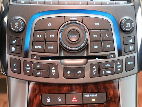 Used 2013 Buick LaCrosse Premium w/ Entertainment Package FWD image 6