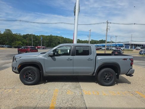 New 2025 Nissan Frontier PRO-4X image 8