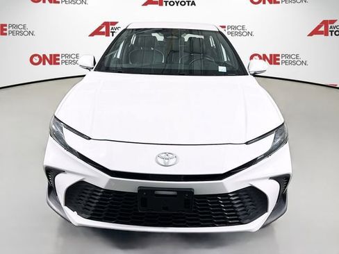 Certified 2025 Toyota Camry SE FWD image 3