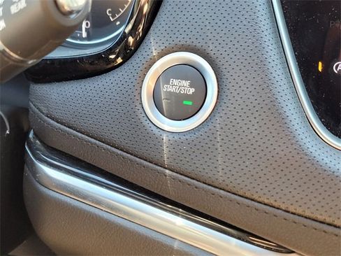 Used 2025 Cadillac XT5 Premium Luxury image 35