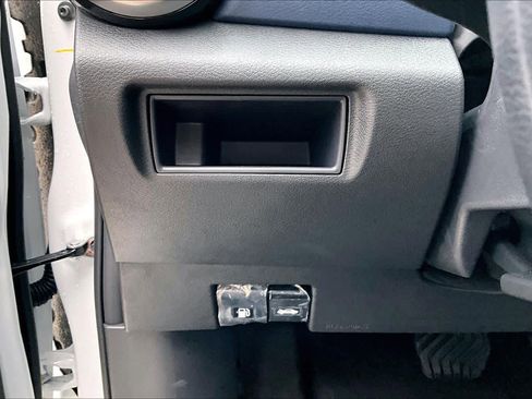 New 2025 Nissan Versa SV w/ Trunk Package image 15