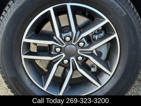 Used 2022 Jeep Grand Cherokee Limited image 7