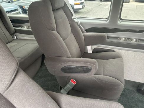 Used 2021 Chevrolet Express 2500 LS w/ Enhanced Convenience Package RWD image 16