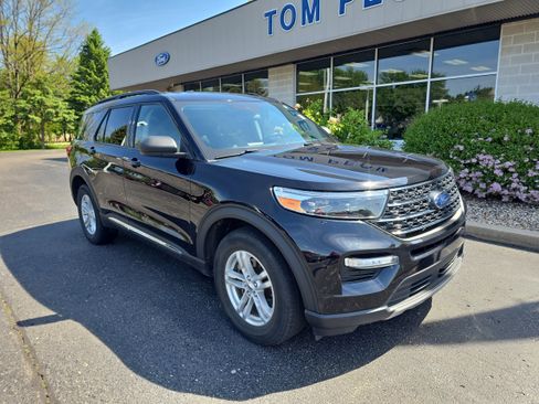 Used 2022 Ford Explorer XLT w/ Equipment Group 202A AWD/4WD image 1