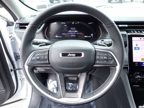 Certified 2023 Jeep Grand Cherokee Limited AWD/4WD image 20