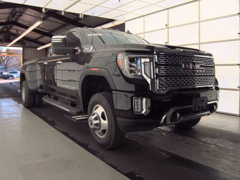 Used 2022 GMC Sierra 3500 Denali image 5