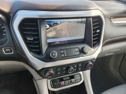 Used 2022 GMC Acadia SLE image 10