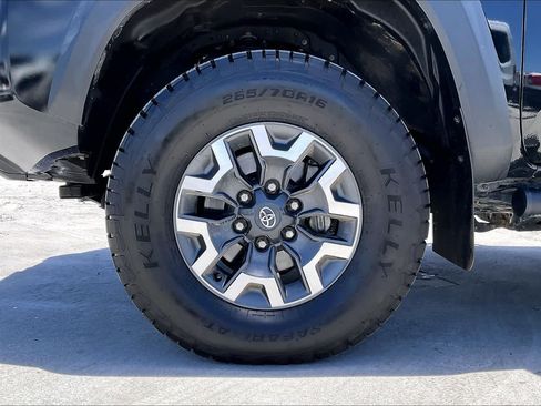 Used 2023 Toyota Tacoma TRD Off-Road AWD/4WD image 8