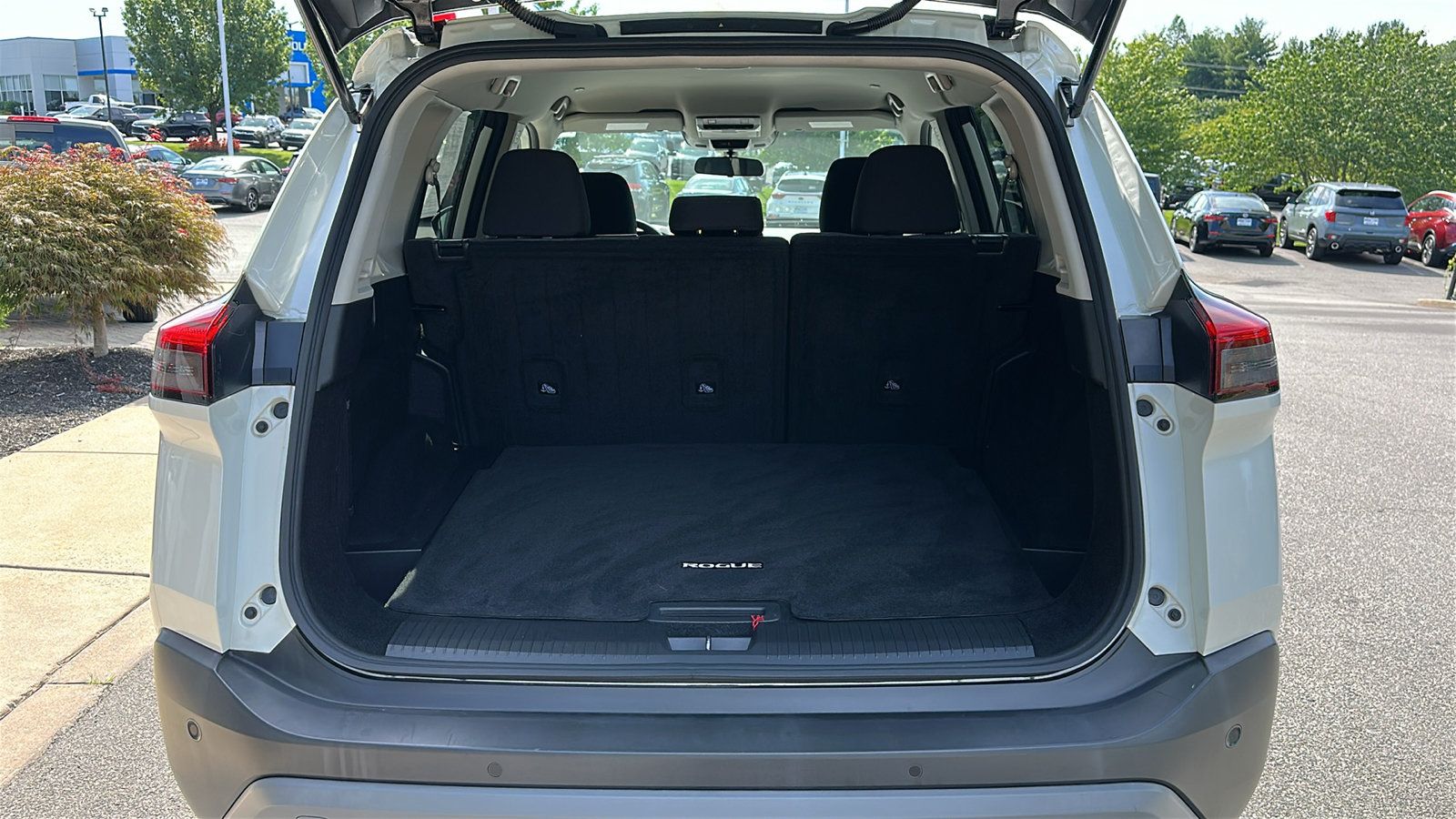 Certified 2023 Nissan Rogue SV AWD/4WD image 6