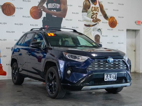 Used 2019 Toyota RAV4 XSE w/ Carpet Mat Package AWD/4WD image 19