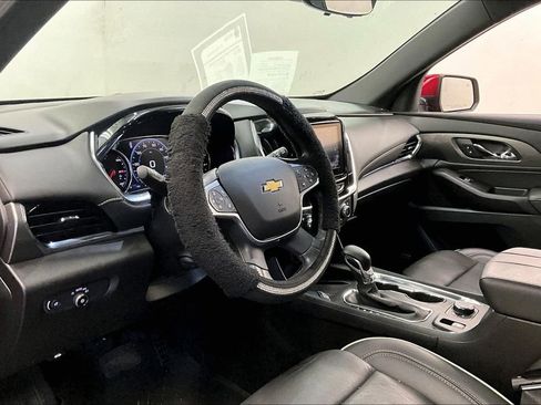 Used 2023 Chevrolet Traverse Premier AWD/4WD image 13