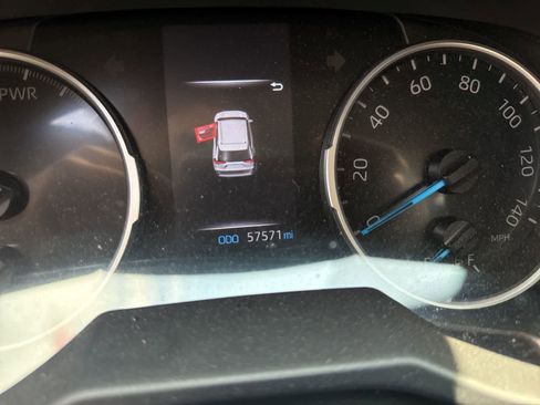 Used 2022 Toyota RAV4 LE AWD/4WD image 8