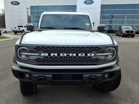 New 2025 Ford Bronco Badlands image 8