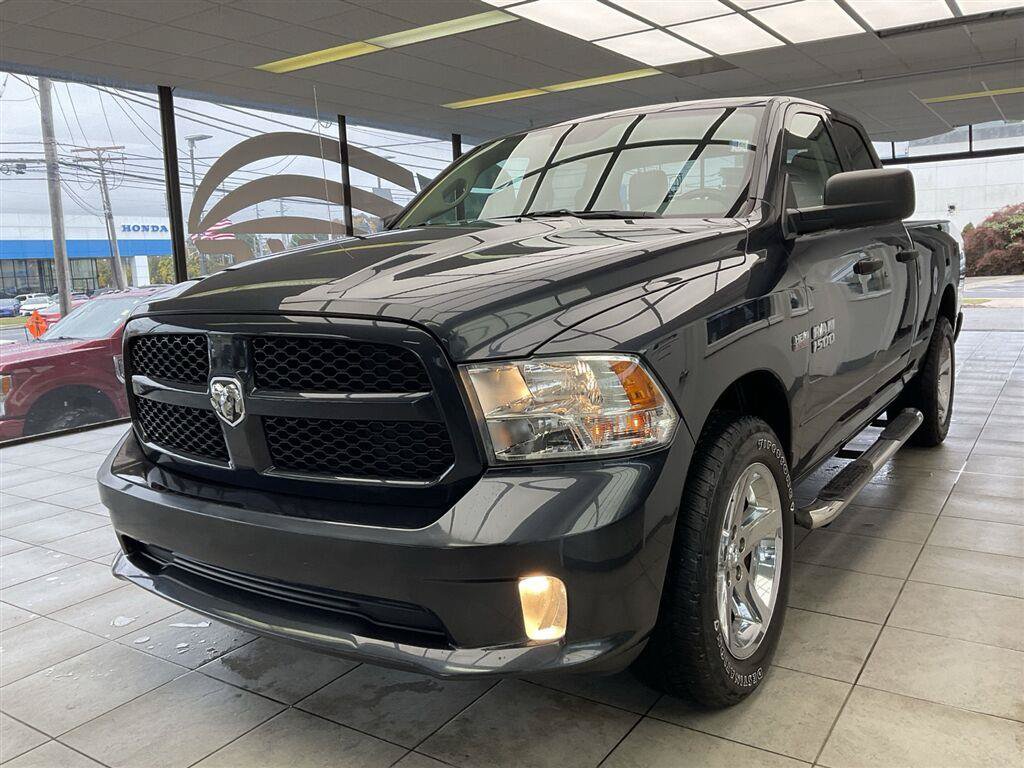 Used 2018 RAM 1500 Express w/ Express Value Package AWD/4WD image 3