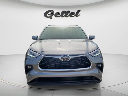 Certified 2026 Toyota Highlander Limited AWD/4WD image 2