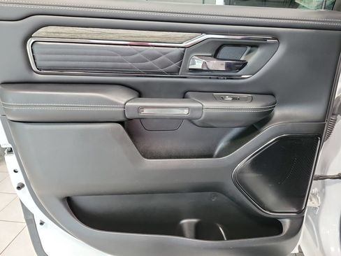 Used 2025 RAM 1500 Limited AWD/4WD image 26