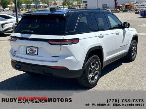 Used 2022 Jeep Grand Cherokee Trailhawk AWD/4WD image 7