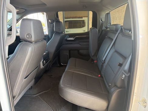 Used 2022 GMC Sierra 1500 SLT w/ SLT Premium Package image 8