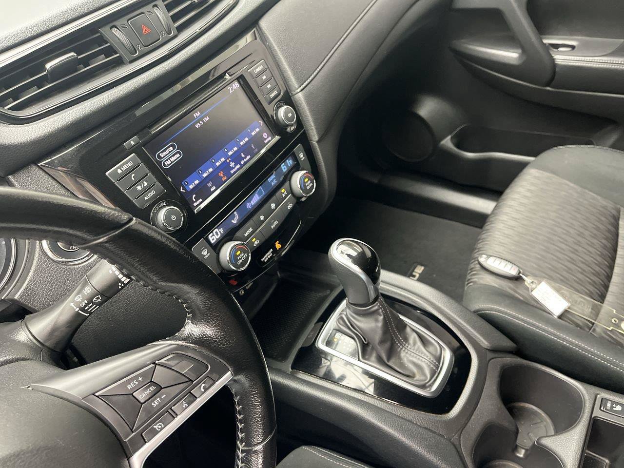 Used 2020 Nissan Rogue SV AWD/4WD image 14