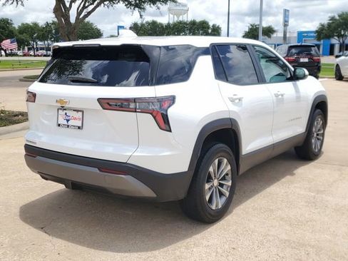 Used 2026 Chevrolet Equinox LT FWD image 3