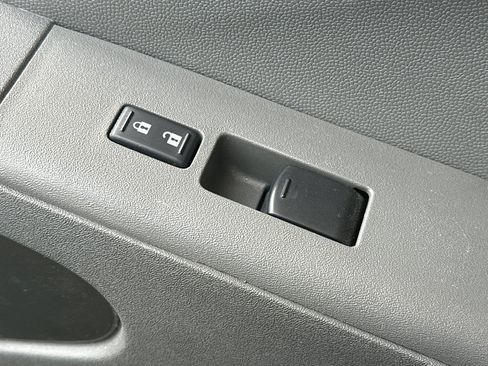 Used 2018 Nissan Frontier SV RWD image 22